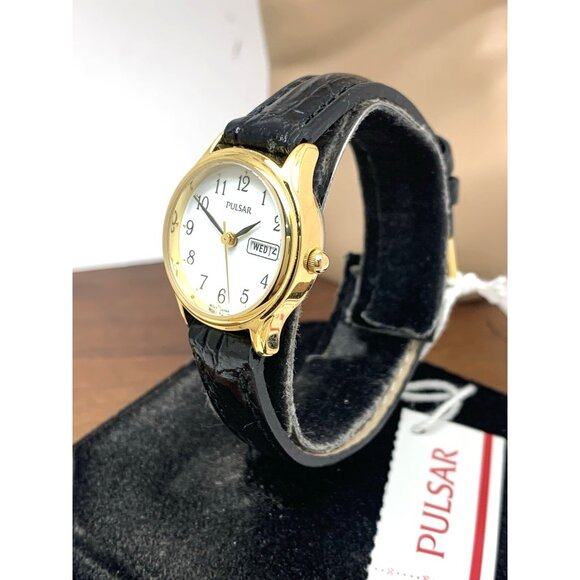 Pulsar Women's Watch VX83-X002 Vintage Quartz White Dial Day Date Black Leather - Picture 2 of 13